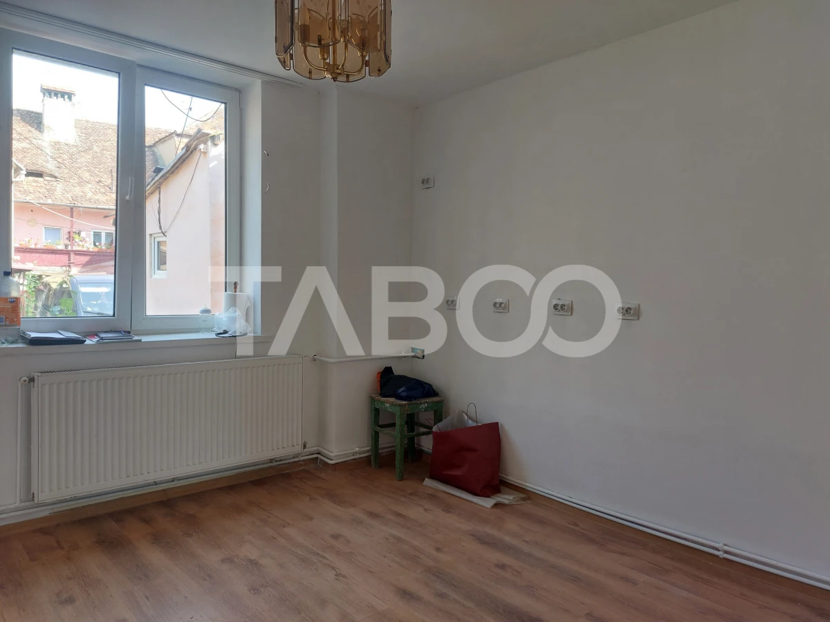 Apartament la curte 35mp 2 camere pivnita gradina str Magurii Cisnadie - 4