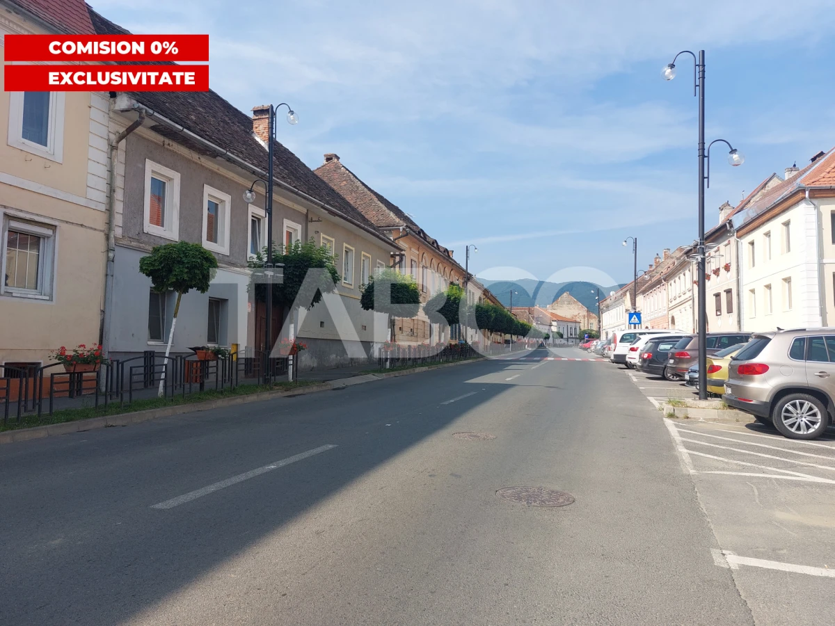Apartament la curte 35mp 2 camere pivnita gradina str Magurii Cisnadie - 1