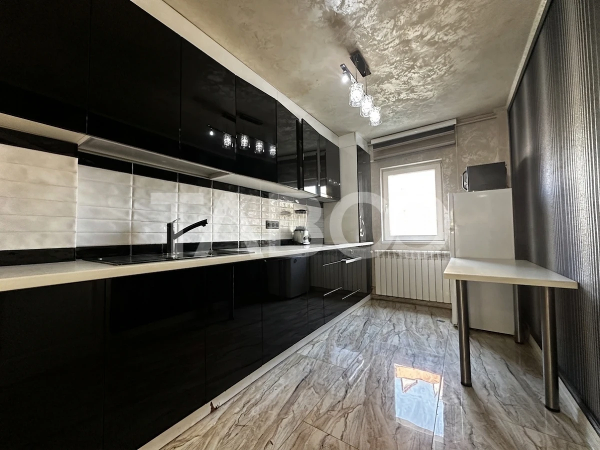 Apartament de vanzare 4 camere ultrafinisat etaj 1 zona Strand Sibiu - 6