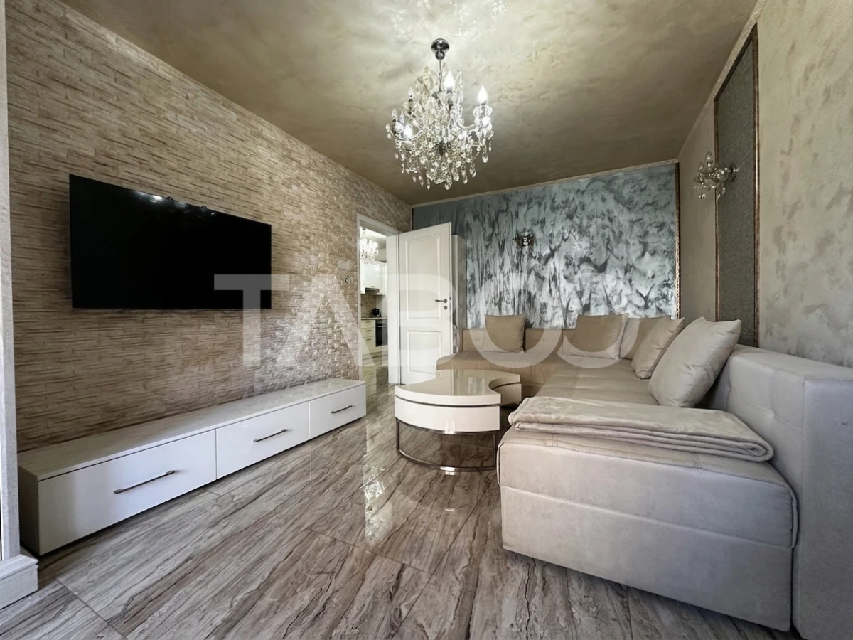 Apartament de vanzare 4 camere ultrafinisat etaj 1 zona Strand Sibiu - 1