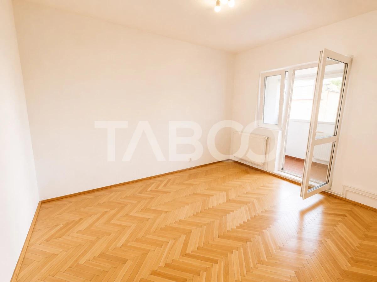 Strand Apartament decomandat de vanzare 2 camere balcon etaj 4 pivnita - 1