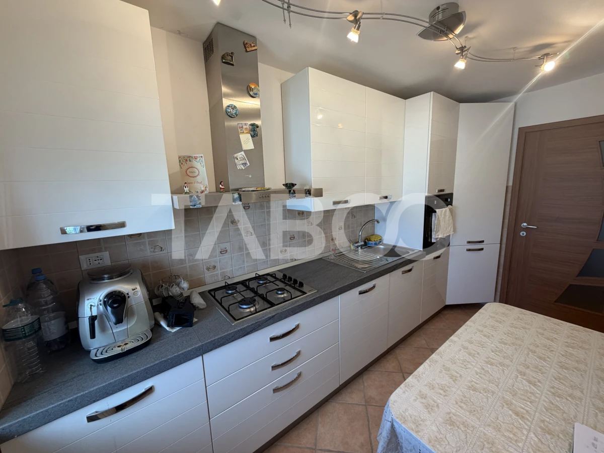 Apartament 3 camere complet renovat mobilat si utilat zona 1 Decembrie - 7
