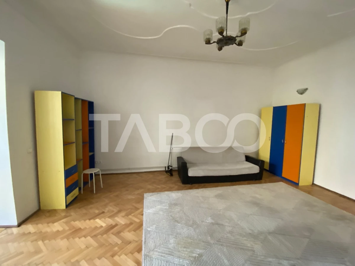 Garsoniera de inchiriat 42mpu mobilata utilata zona Centrul Istoric - 1