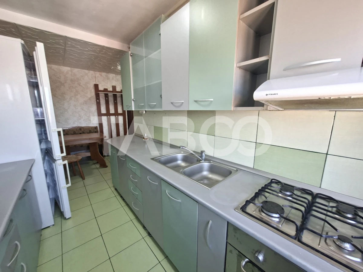 Apartament cu 2 camere balcon pivnita de vanzare strada Vasile Aaron - 3