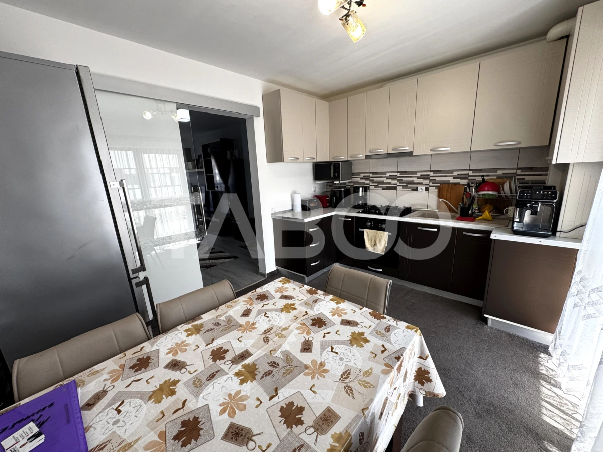 Apartament decomandat 3 camere 66 mpu 2 balcoane parcare Doamna Stanca - 8