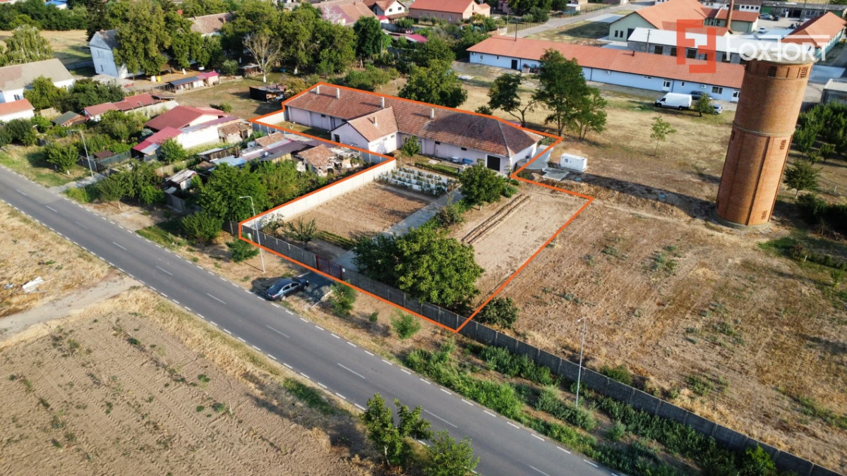 Spatiu de productie, 10 incaperi, 382 mp utili, 1800 mp teren, Peciu Nou - 1