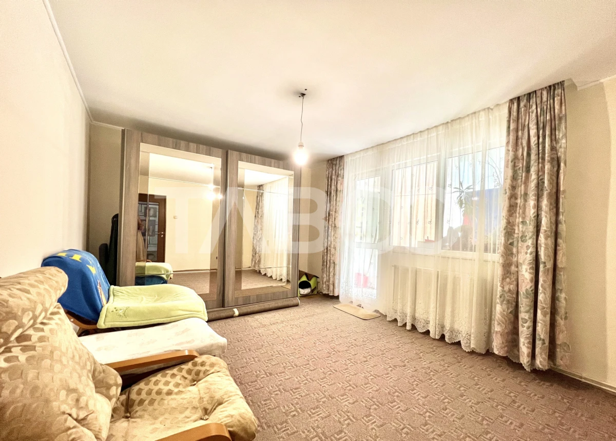 Apartament cu 4 camere de vanzare in Manastur bloc izolat termic - 1