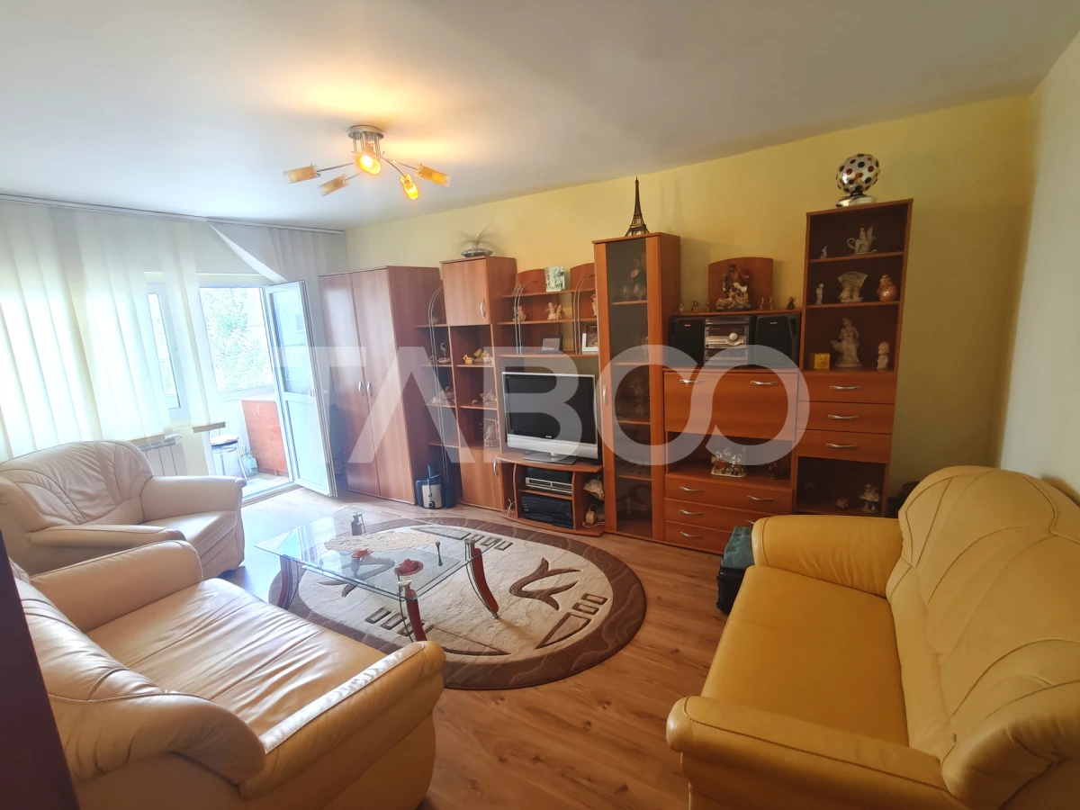 Apartament 4 camere 2 bai 2 balcoane -pivnita - etaj 1 - zona Turnisor - 7