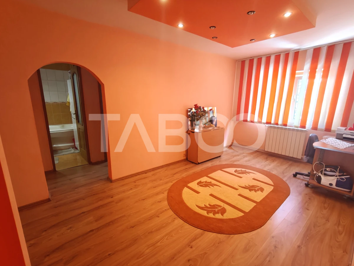 Apartament 4 camere 2 bai 2 balcoane -pivnita - etaj 1 - zona Turnisor - 2