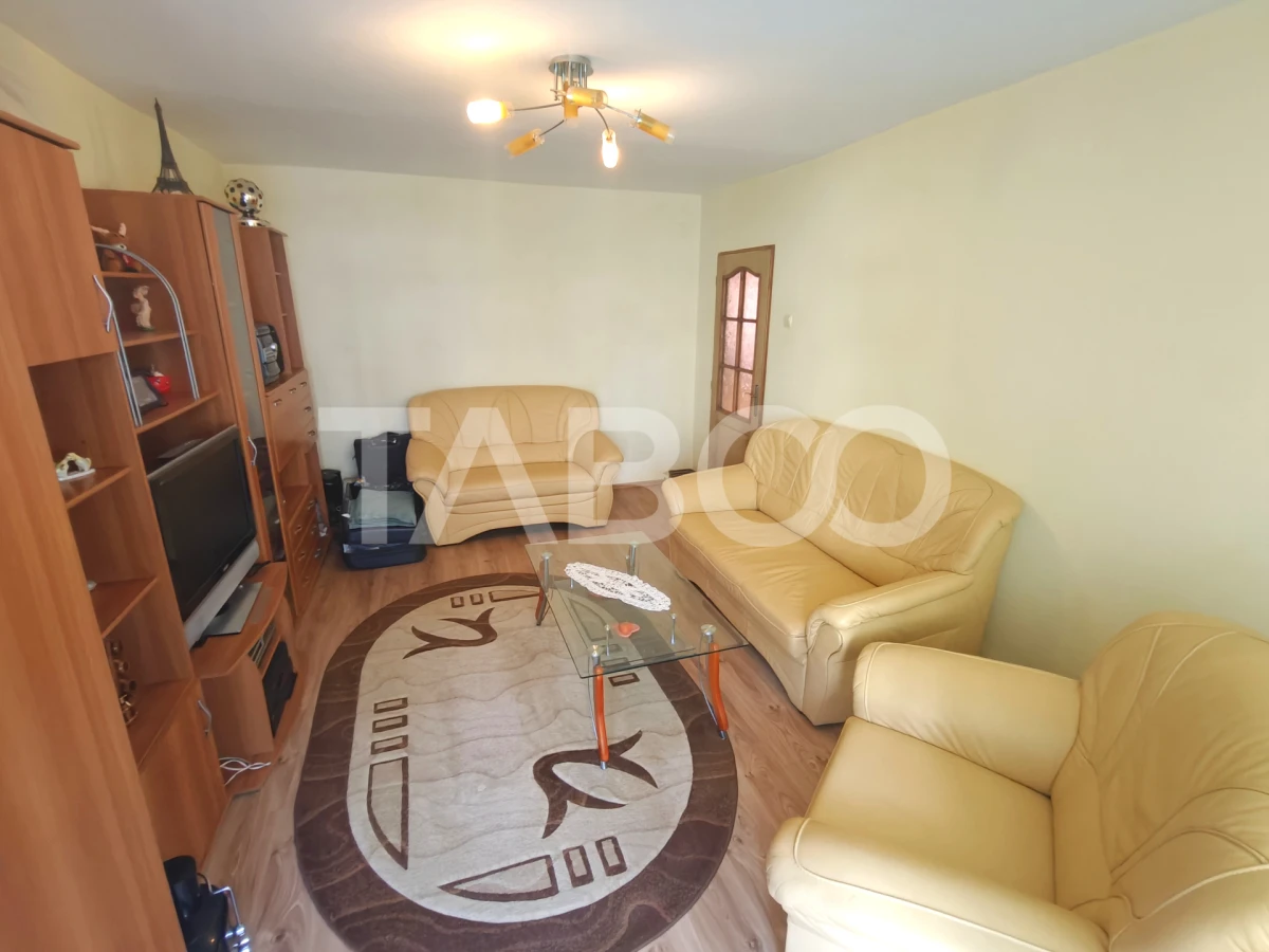 Apartament 4 camere 2 bai 2 balcoane -pivnita - etaj 1 - zona Turnisor - 1
