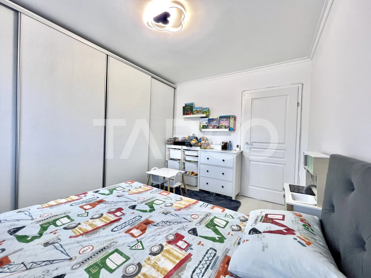 Apartament cu 3 camere de vanzare in Grigorescu izolat cu lift si boxa - 9