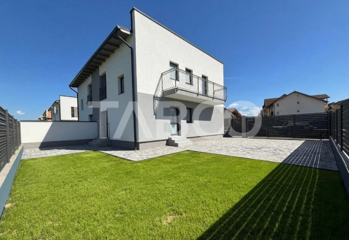Casa de vanzare in Selimbar cu acces in curte si 2 locuri de parcare - 1