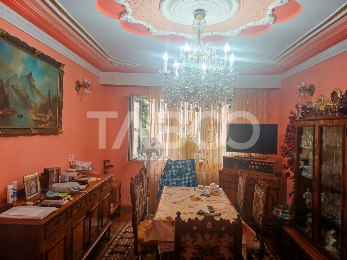 Apartament cu 4 camere de vanzare la etajul 1 in zona Vasile Aaron - 2