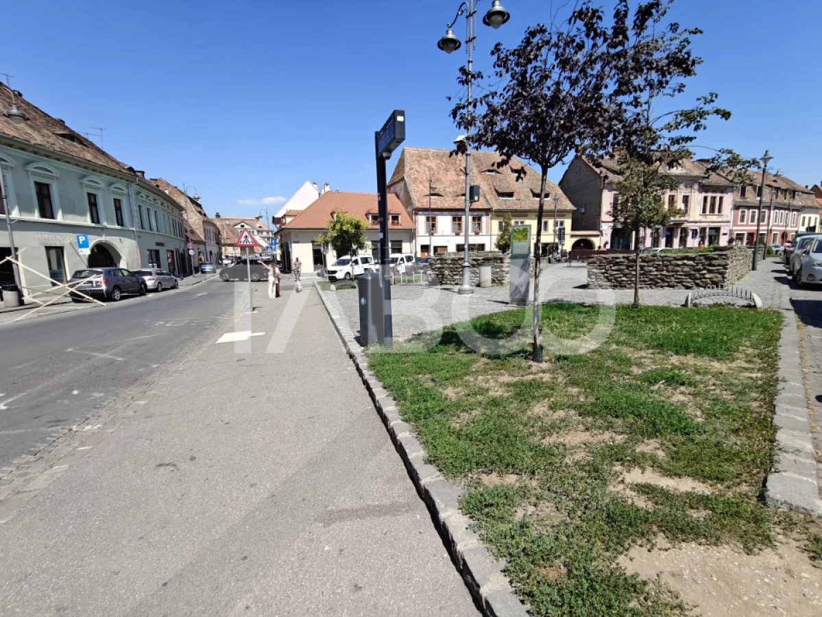 Apartament cu 2 camere si pivnita in Centrul Istoric Sibiu - 1