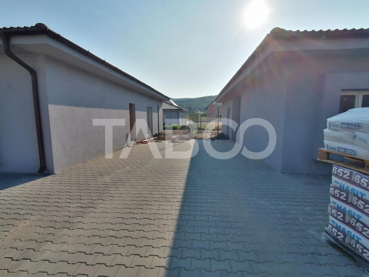 Duplex pe un singur nivel 3 camere 2 bai 235 mp teren in Talmaciu - 7