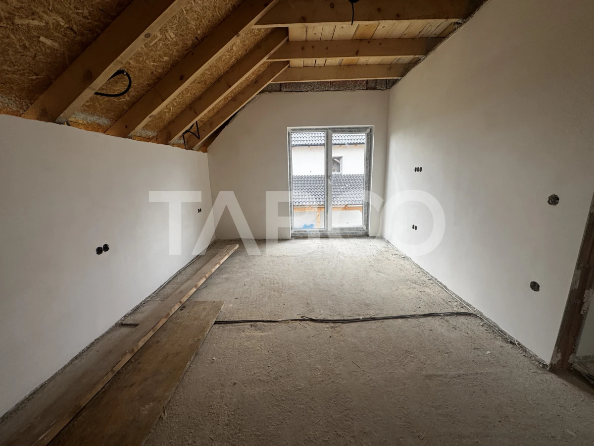 Casa individuala cu 5 camere carport si teren 478 mp Sura Mica Sibiu - 9