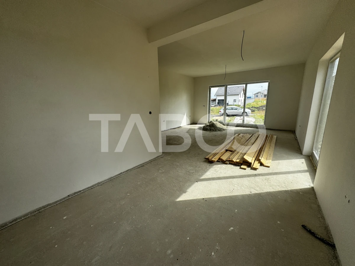 Casa individuala cu 5 camere carport si teren 478 mp Sura Mica Sibiu - 2
