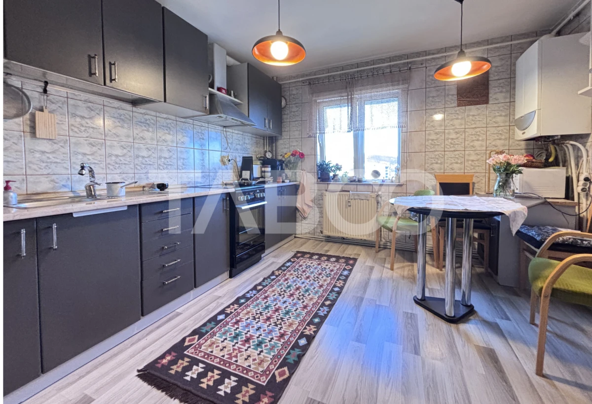 Apartament 4 camere vanzare Piata Flora Manastur - 1