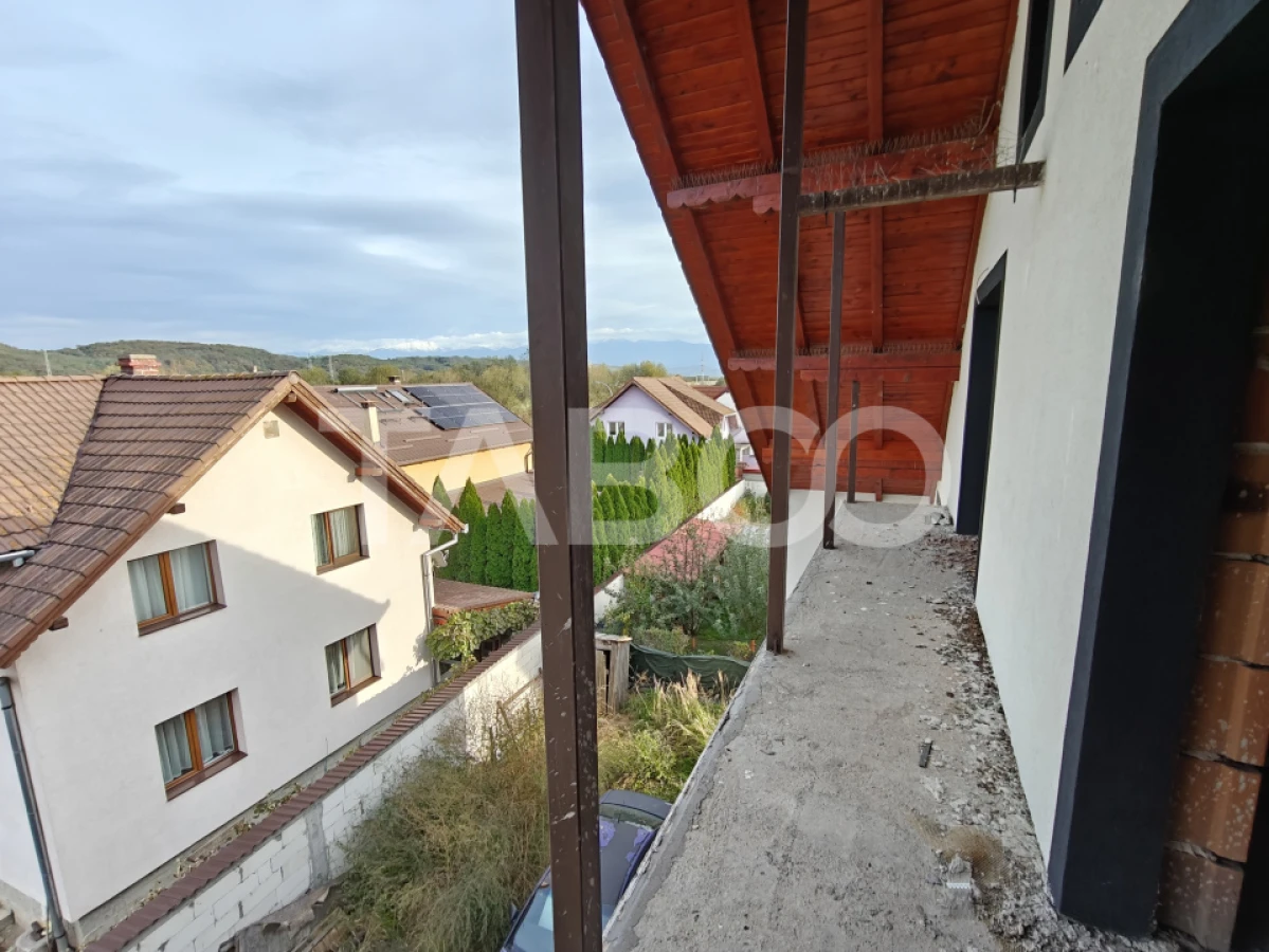Casa intabulata 5 camere 3 bai - pivnita - terasa - COMISION 0 - 10