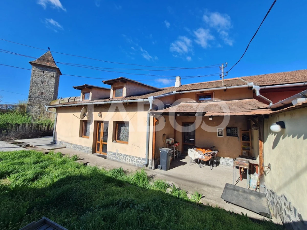 Casa de vanzare in Sebes langa lac - 1