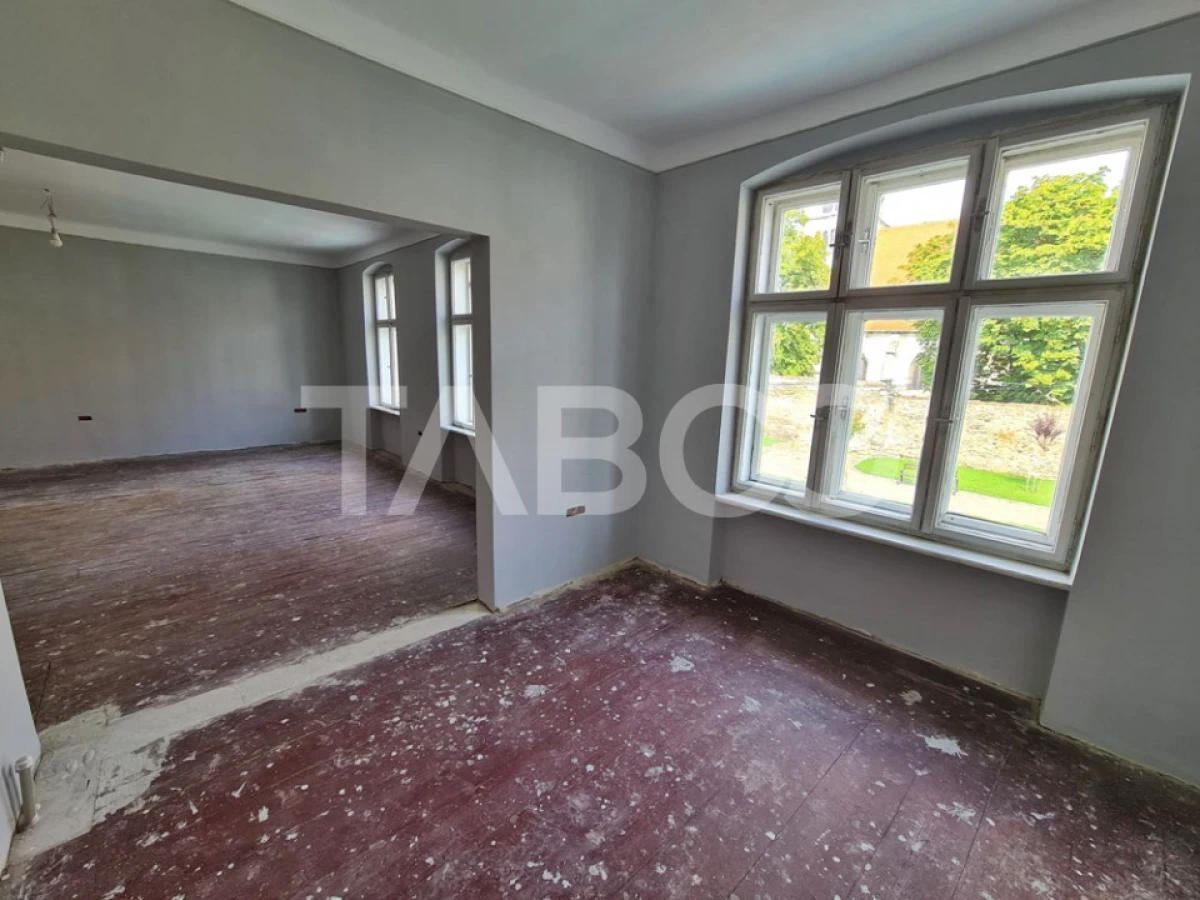 Spatiu comercial de inchiriat pe Lucian Blaga in centru Sebes - 5