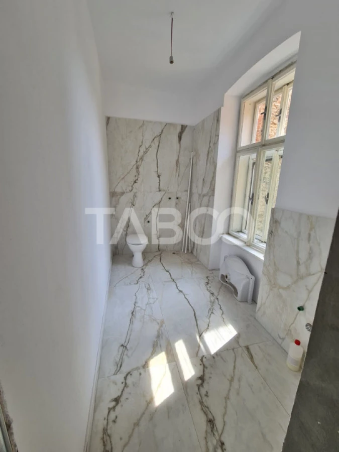 Spatiu comercial de inchiriat pe Lucian Blaga in centru Sebes - 3