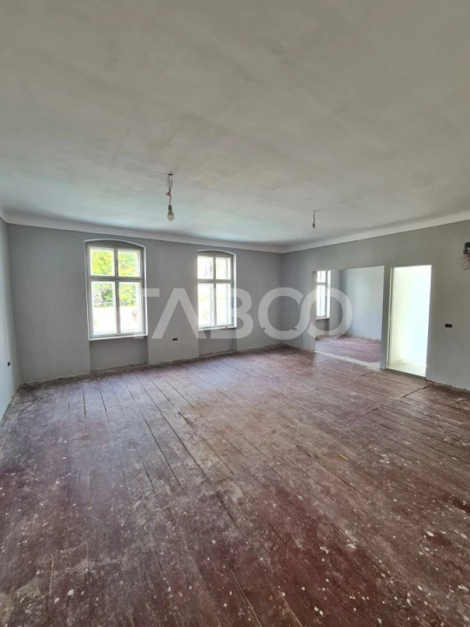 Spatiu comercial de inchiriat pe Lucian Blaga in centru Sebes - 2