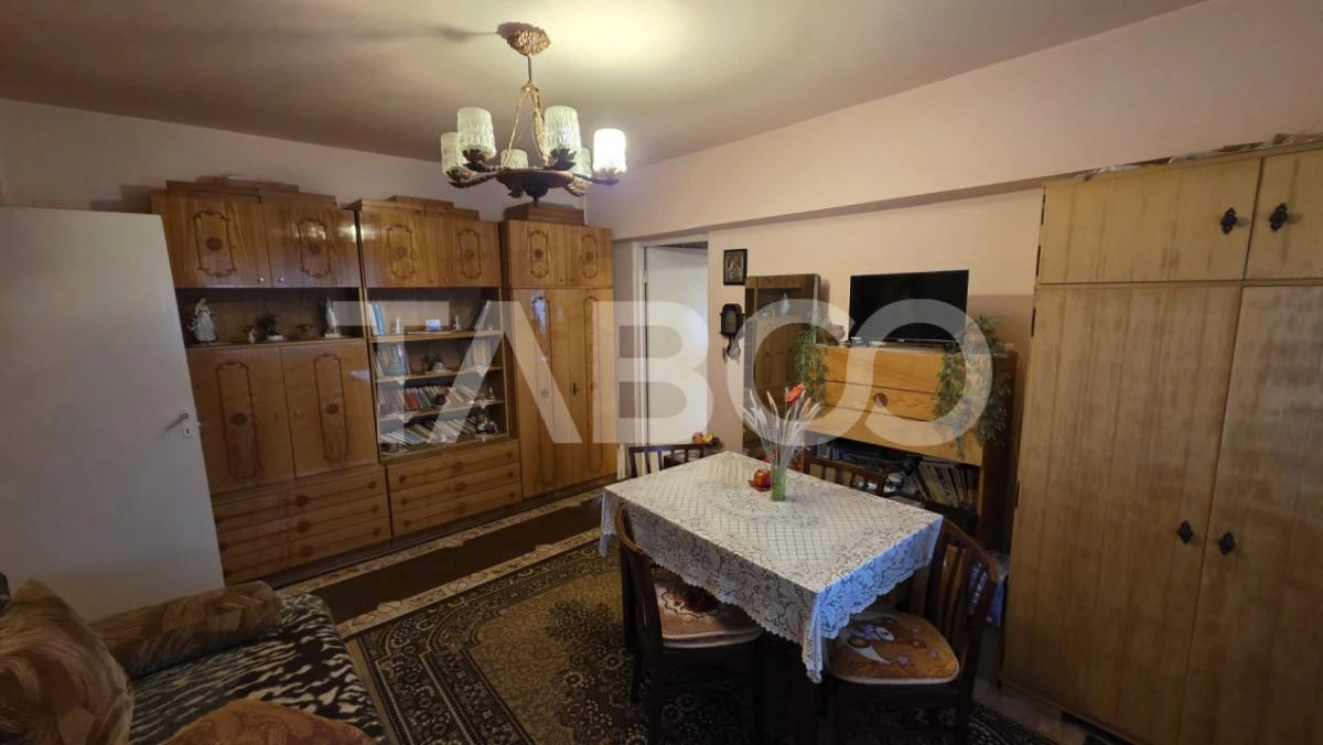 Apartament cu 2 camere de vanzare zona Ciserom - 1