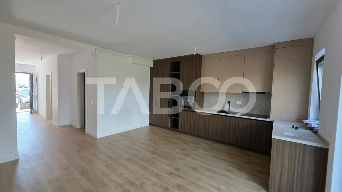Apartament de vanzare nou nelocuit cu curte proprie si parcare - 2
