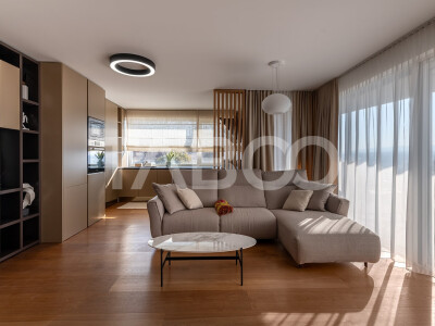Apartament de lux de vanzare cu 3 camere cu gradina de 200 mp