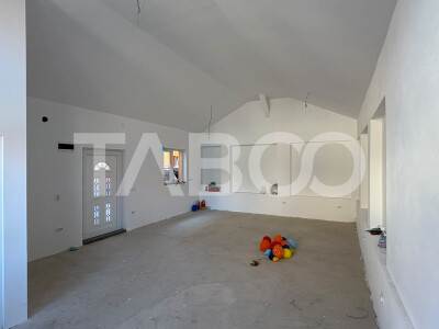Spatiu comercial modern si versatil la prima inchiriere zona Lazaret