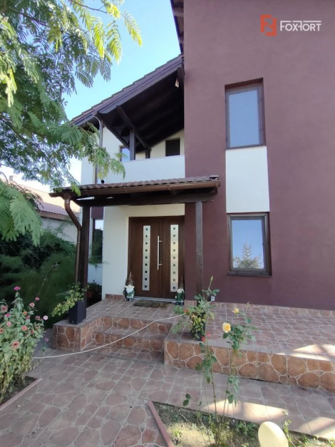 Casa individuala cu 5 camere de vanzare in Sag - ID V155 - 1