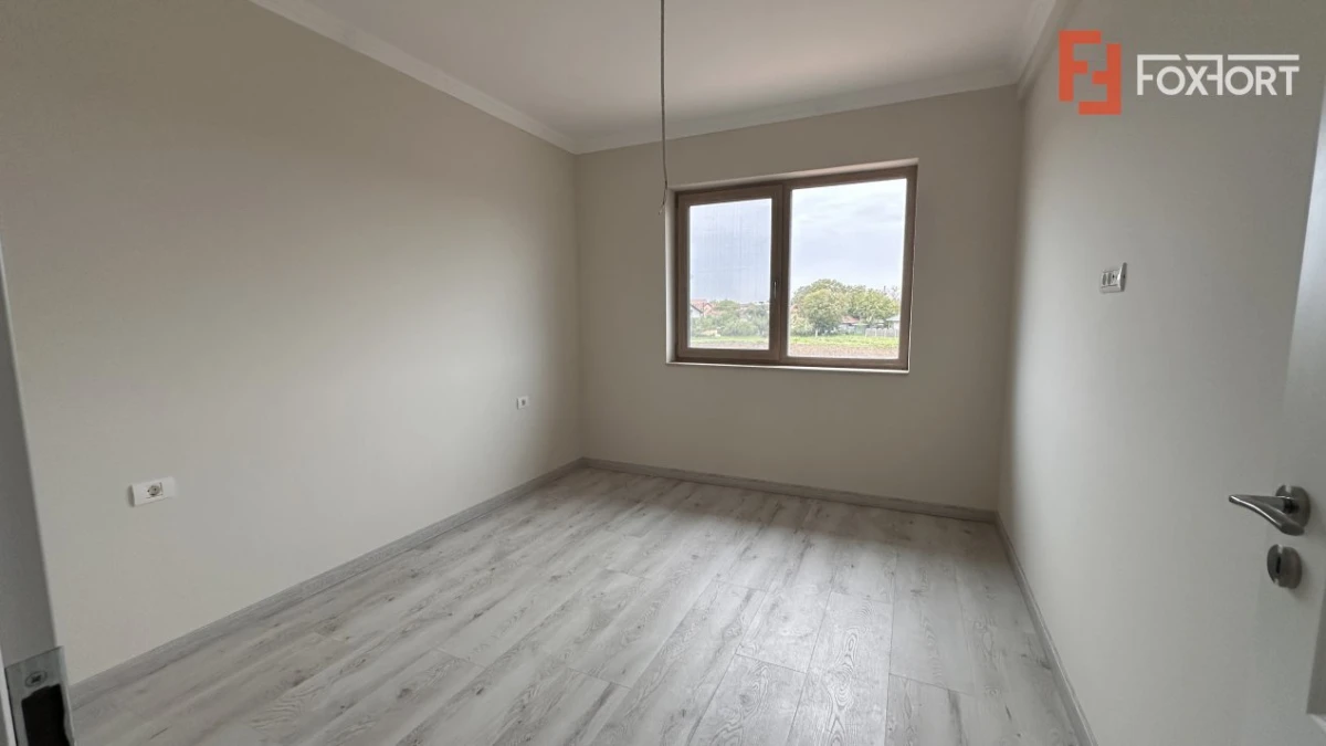 Duplex de vanzare cu 5 camere, despartit prin garaj, zona Giroc - 10