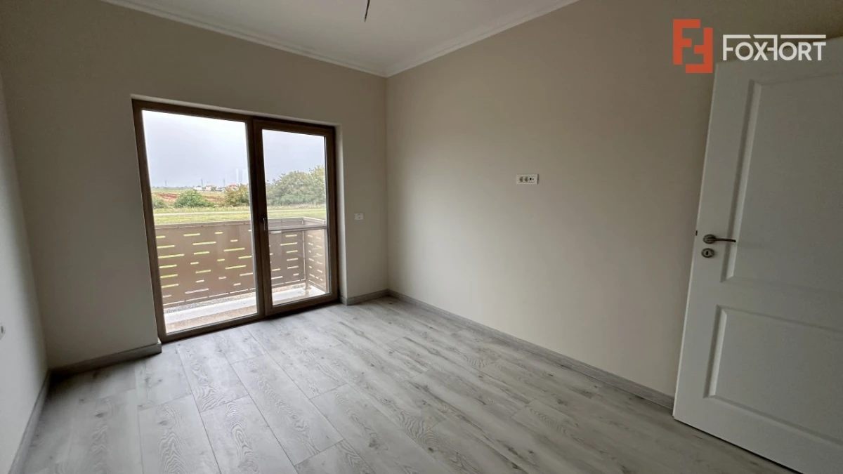 Duplex de vanzare cu 5 camere, despartit prin garaj, zona Giroc - 8