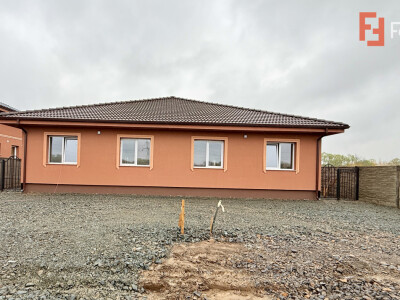 Duplex pe parter 4 camere Ghiroda