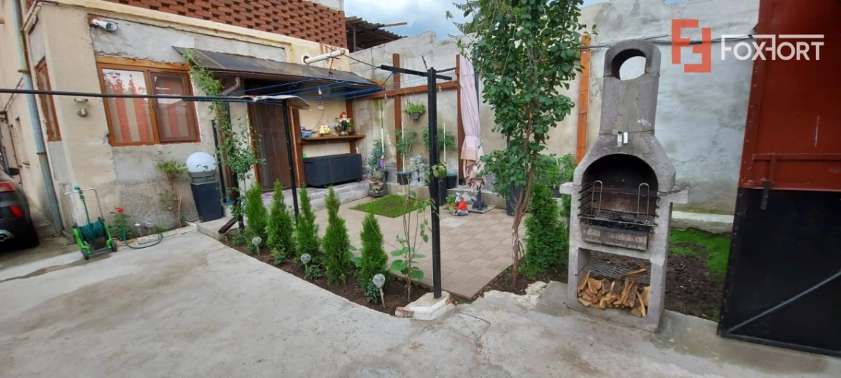 Casa individuala, 6 camere, curte comuna, zona Kiriac - Kaufland - 9