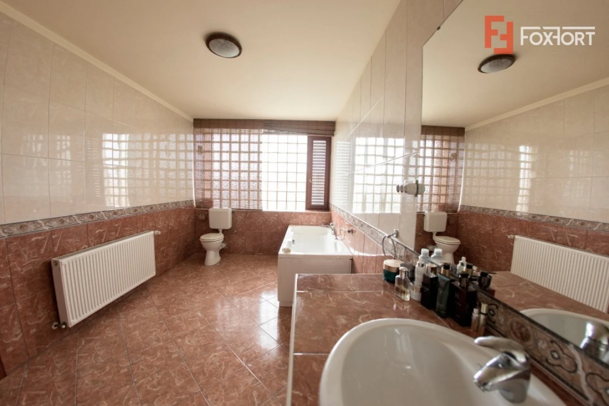 Vila Duplex cu lac si piscina Giarmata Vii cu 5880 mp de teren - ID V5269 - 10