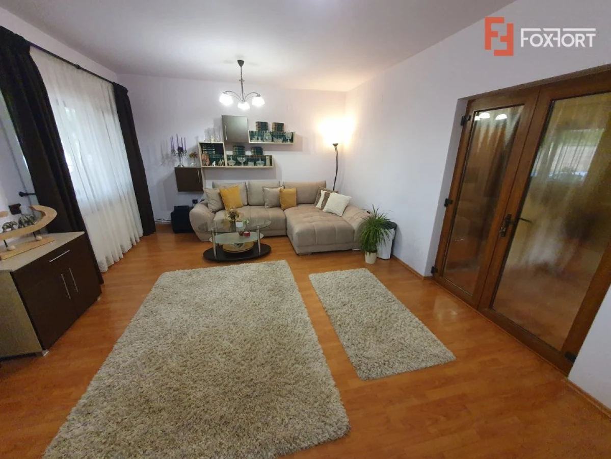 Oportunitate de investitie: 2 case total 8 camere si SAD - Freidorf - 9