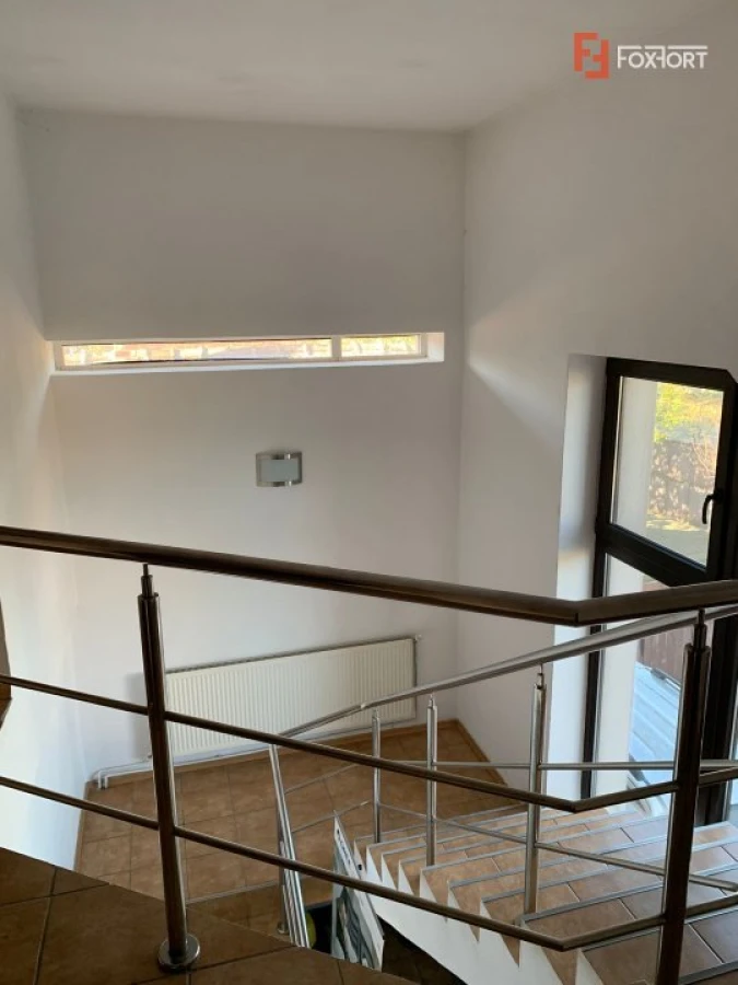 Spatiu comercial cu 12 incaperi si suprafata de 630 mp, zona Mircea cel Batran - 6