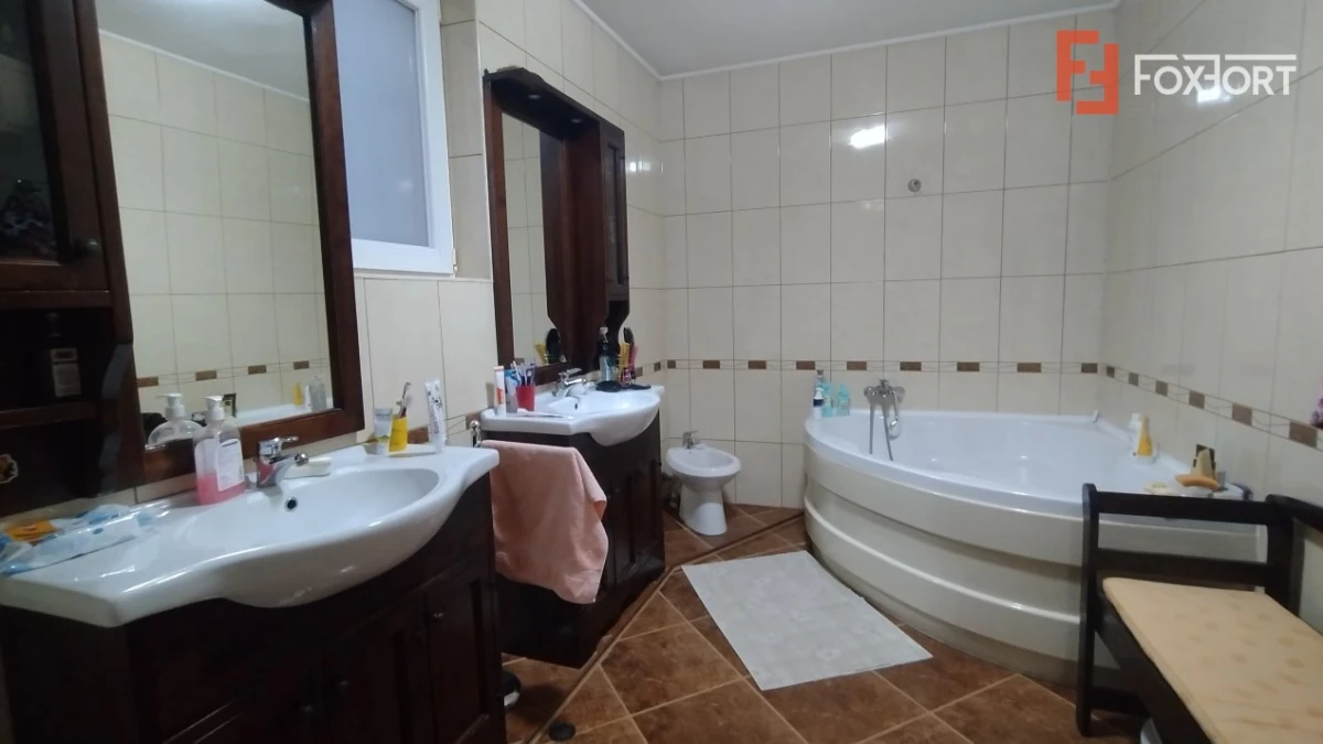 Casa individuala de vanzare, zona Mircea cel Batran - Garaj si pivnita - 10