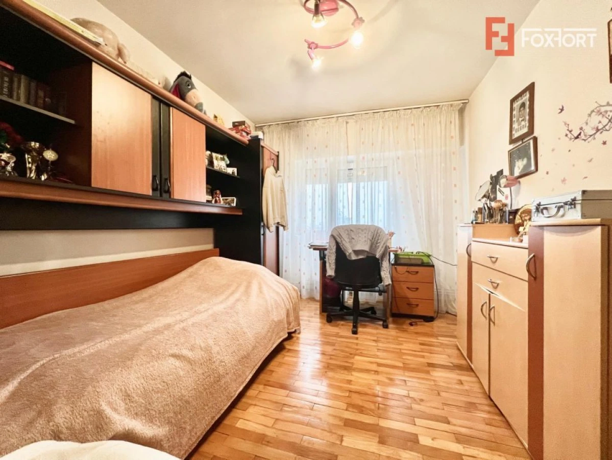 Apartament cu 3 camere, etaj 5 de vanzare, zona Lunei - 4