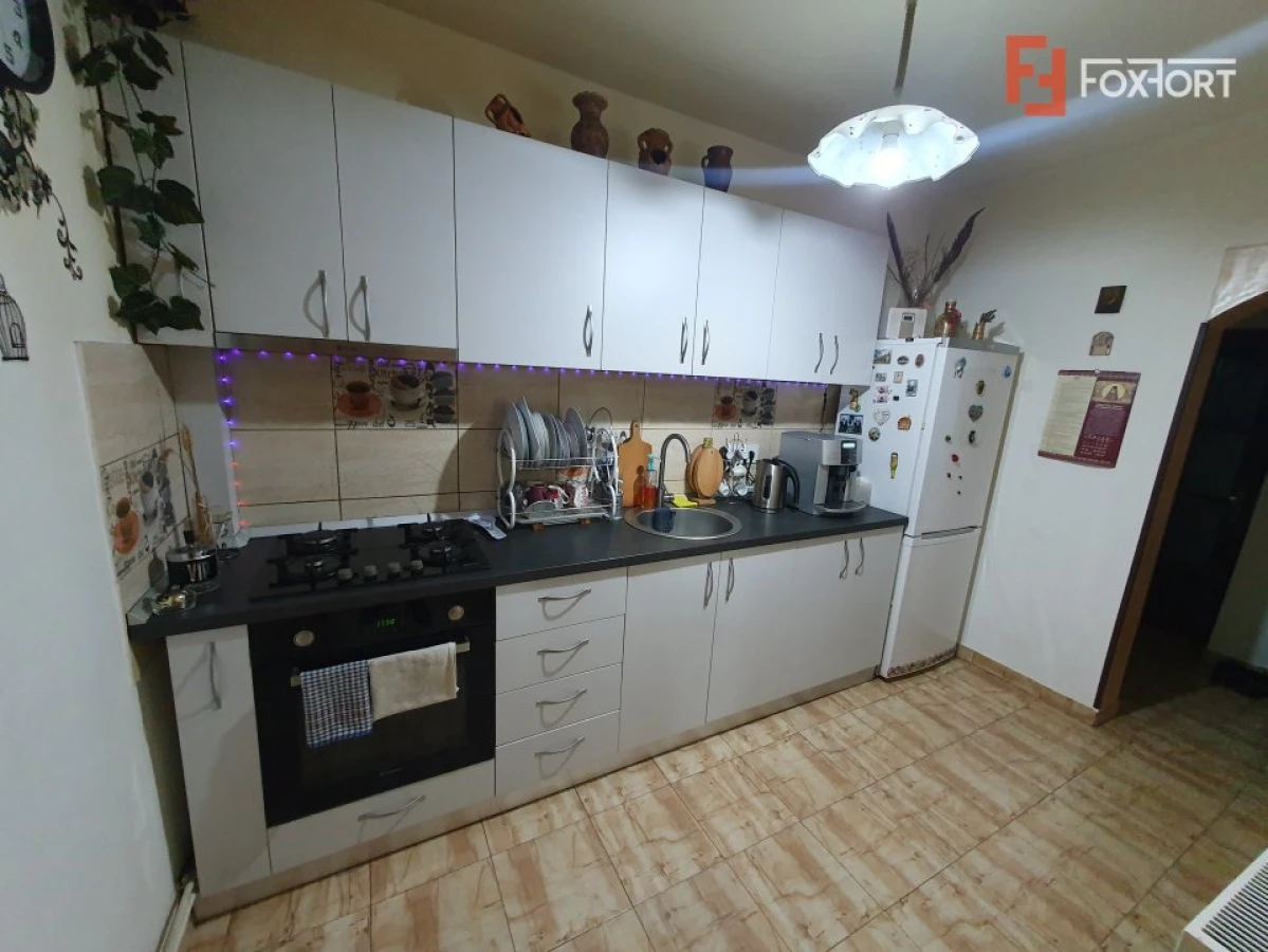 Apartament cu 2 camere decomandat, cladire istorica - Sinaia - 10