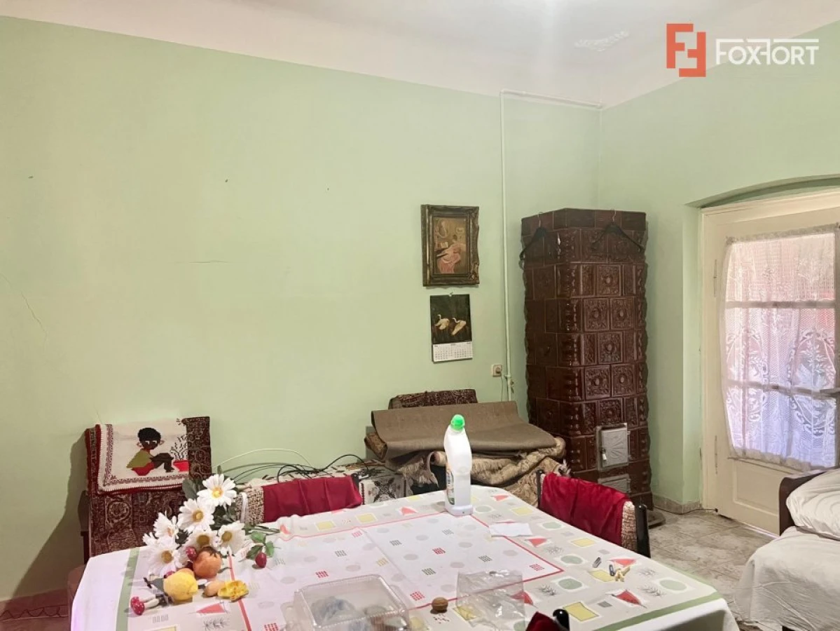 Casa de vanzare la curte comuna Zona Lunei - COMISION 0% - 6