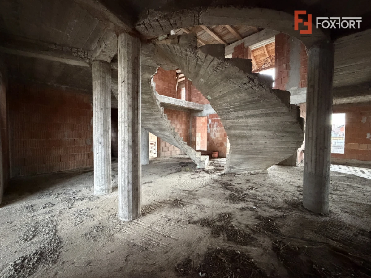 OPORTUNITATE - Casa individuala la rosu, teren de 851 mp in Peciu Nou - 4