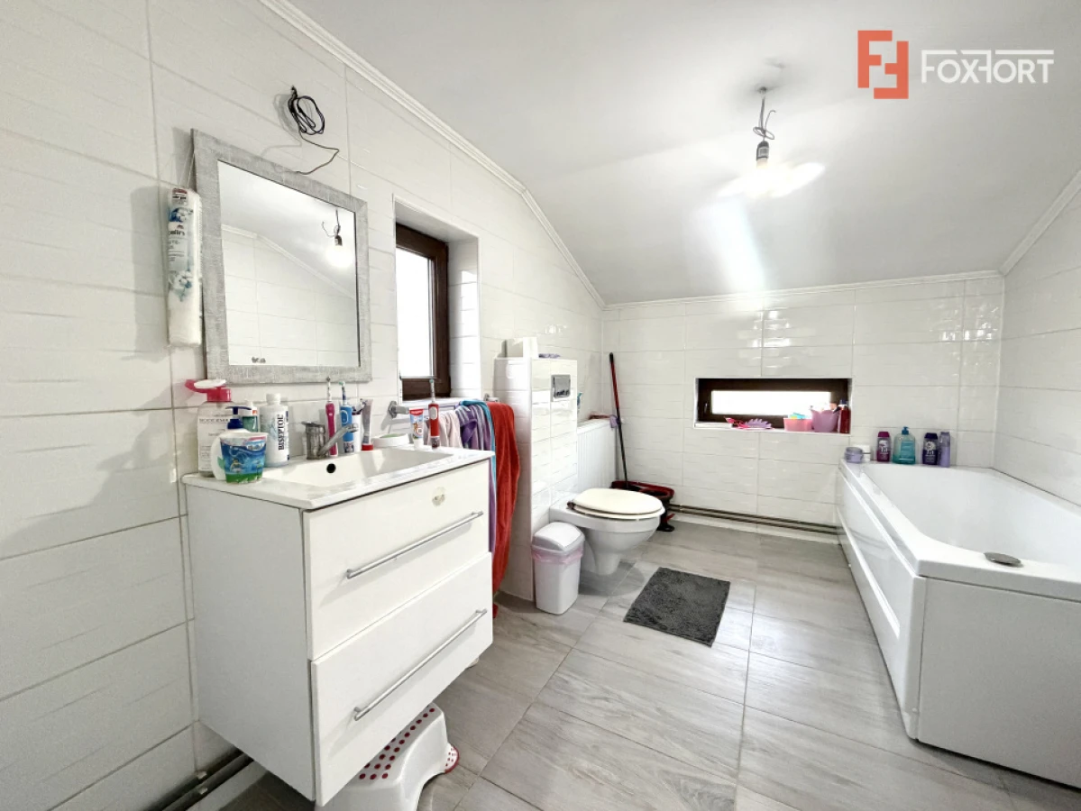 COMISION 0% Duplex despartit prin garaj, 5 camere, teren 660 mp in Sanandrei - 7