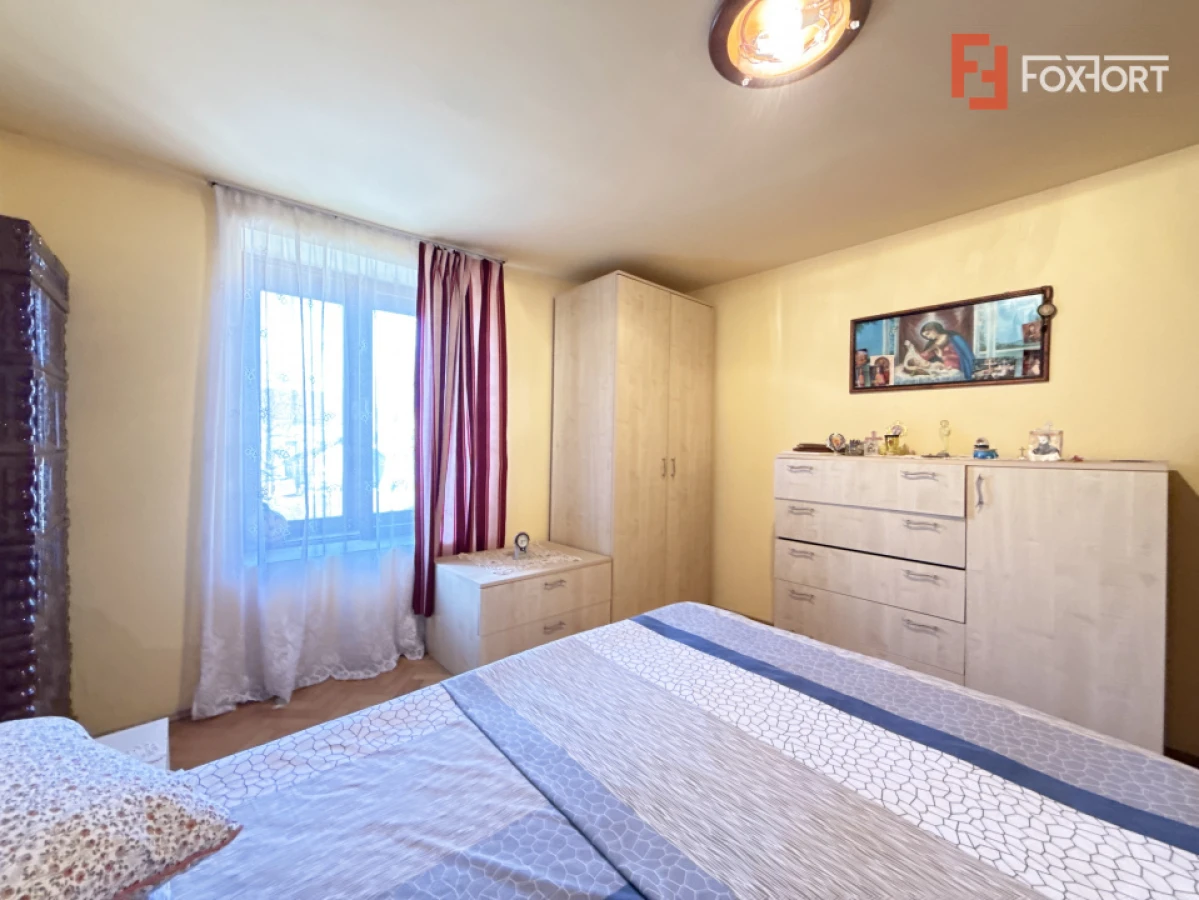 Casa individuala cu 6 camere de vanzare in localitatea Sacalaz, zona Centrala - 9