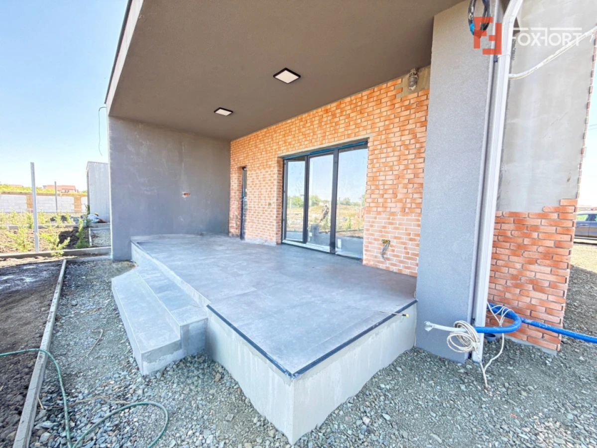 COMISION 0% Triplex cu 4 camere de vanzare in Sacalaz - 1