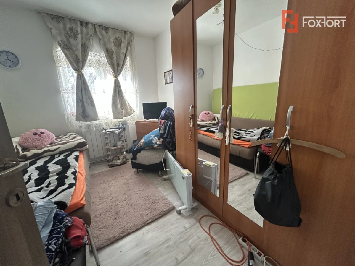 Apartament de vanzare cu 3 camere, la parter - zona Sag - 10