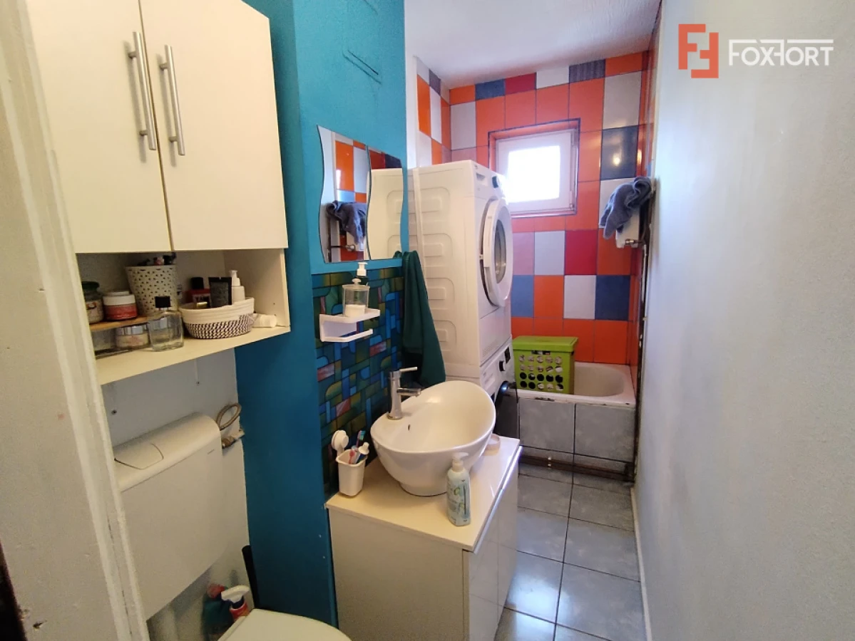 Apartament cu 4 camere de vanzare in zona Spitalul Judetean - 6
