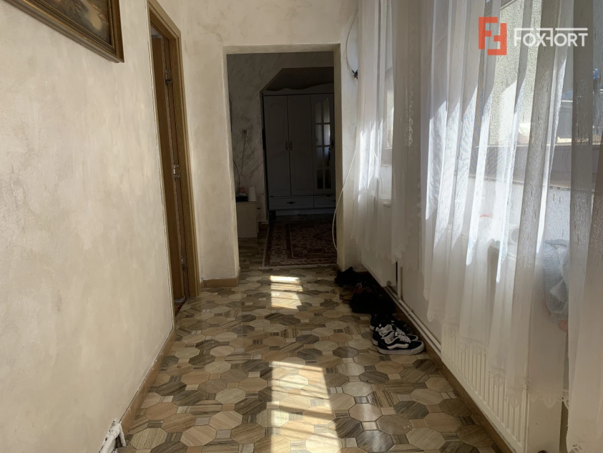 Casa individuala cu 6 camere, pretabil clinica - zona Aradului - 5